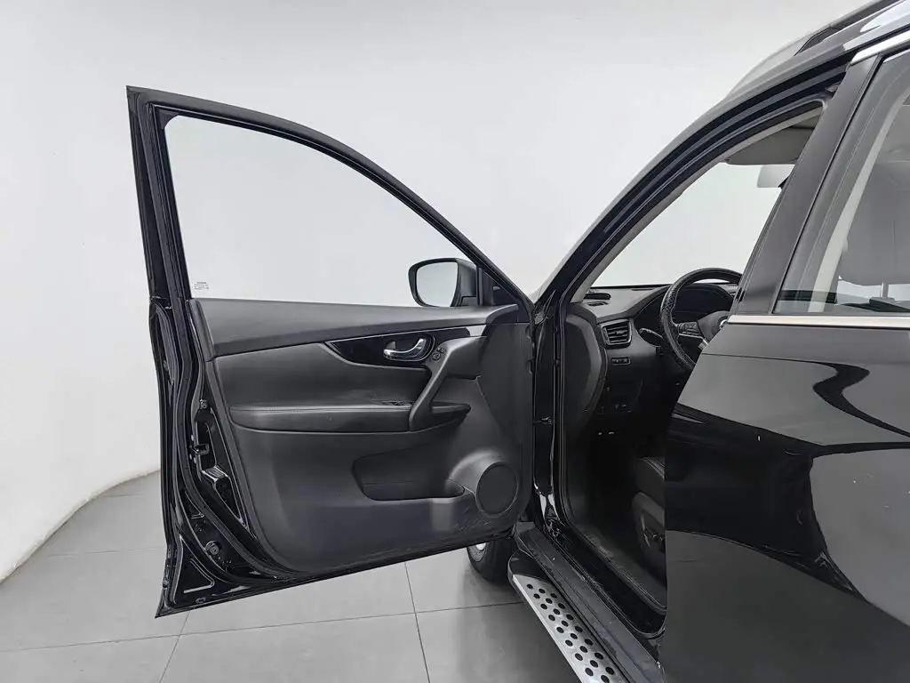 Nissan X-Trail 2021 — Photo 8/20