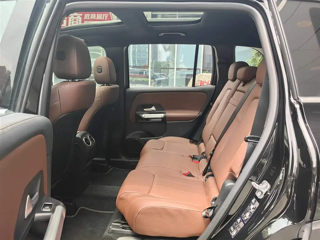 Mercedes-Benz GLB 2025 — Photo 14/20