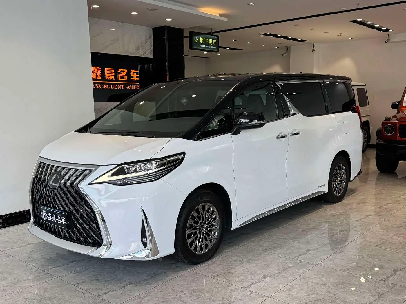 Lexus LM 2022 — Фото 1/20