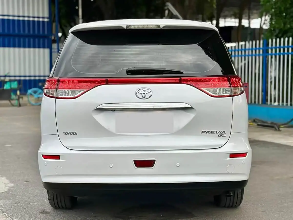 Toyota Previa 2013 — Photo 5/18