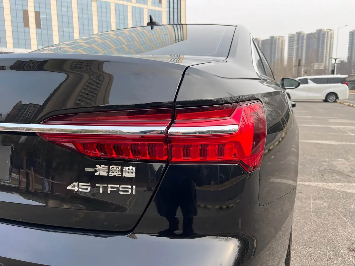 Audi A6L 2022 — Photo 7/20