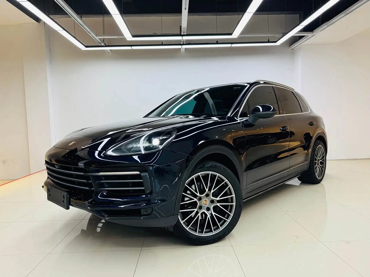 Porsche Cayenne 2018 — Photo 1/19