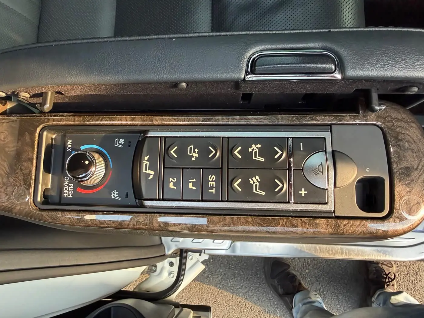Toyota Vellfire 2019 — Photo 13/18
