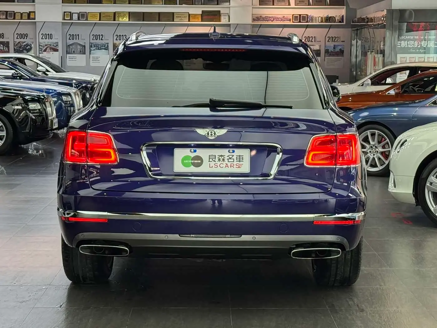 Bentley Bentayga 2018 — Фото 5/19