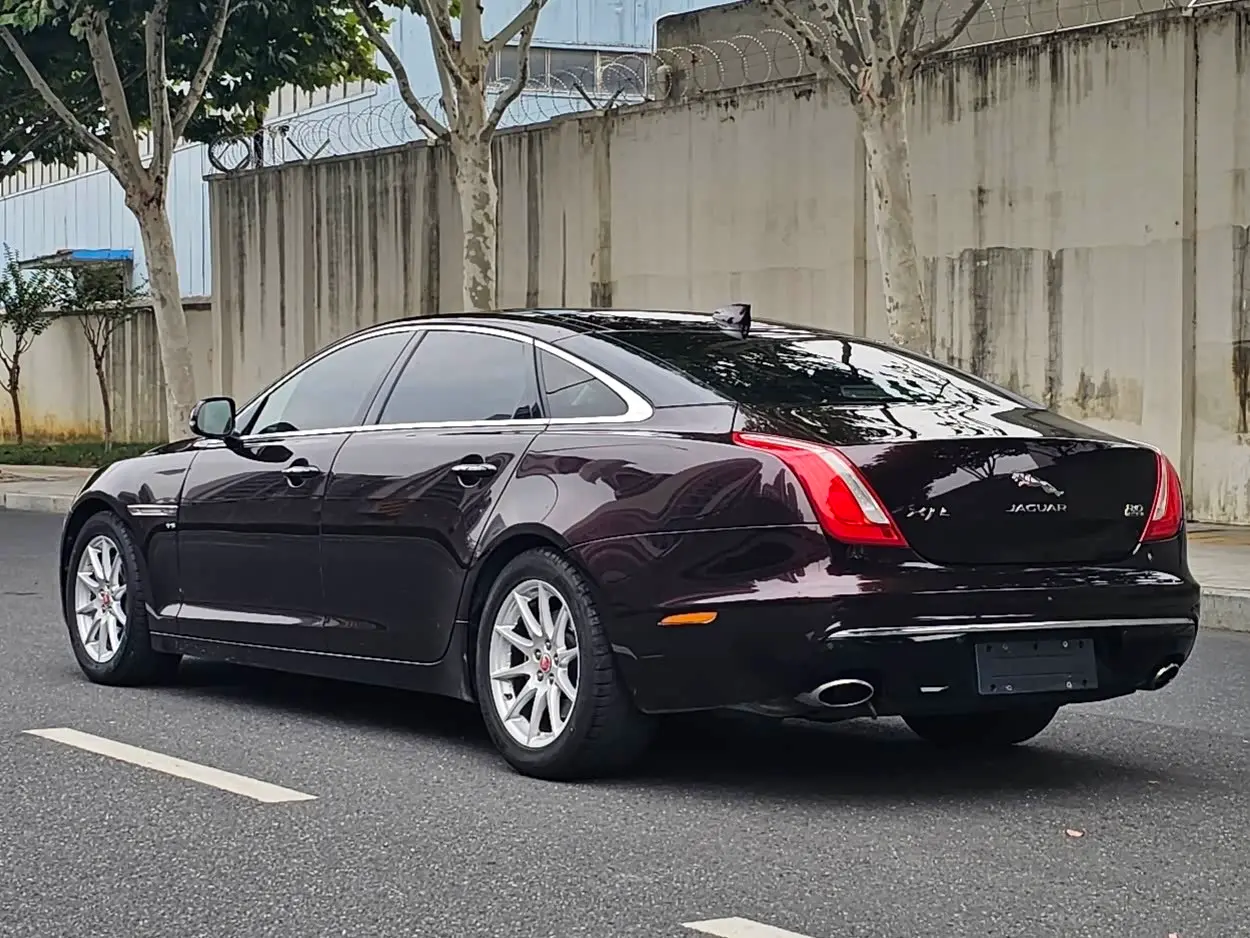 Jaguar XJ 2018 — Photo 5/8