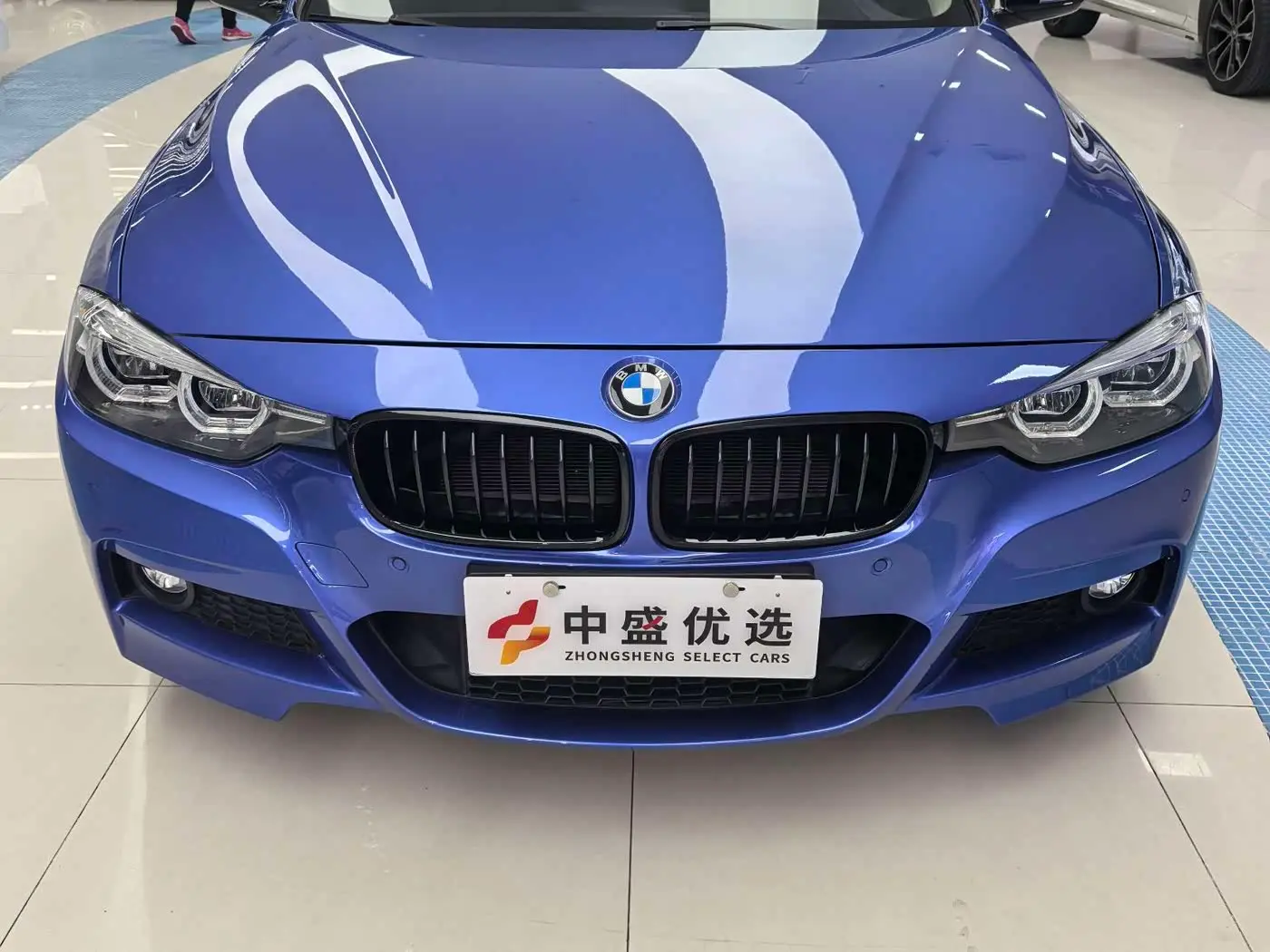 BMW 3 Series 2018 — Фото 2/19