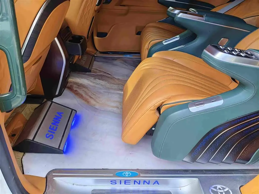Toyota Sienna 2024 — Photo 10/16