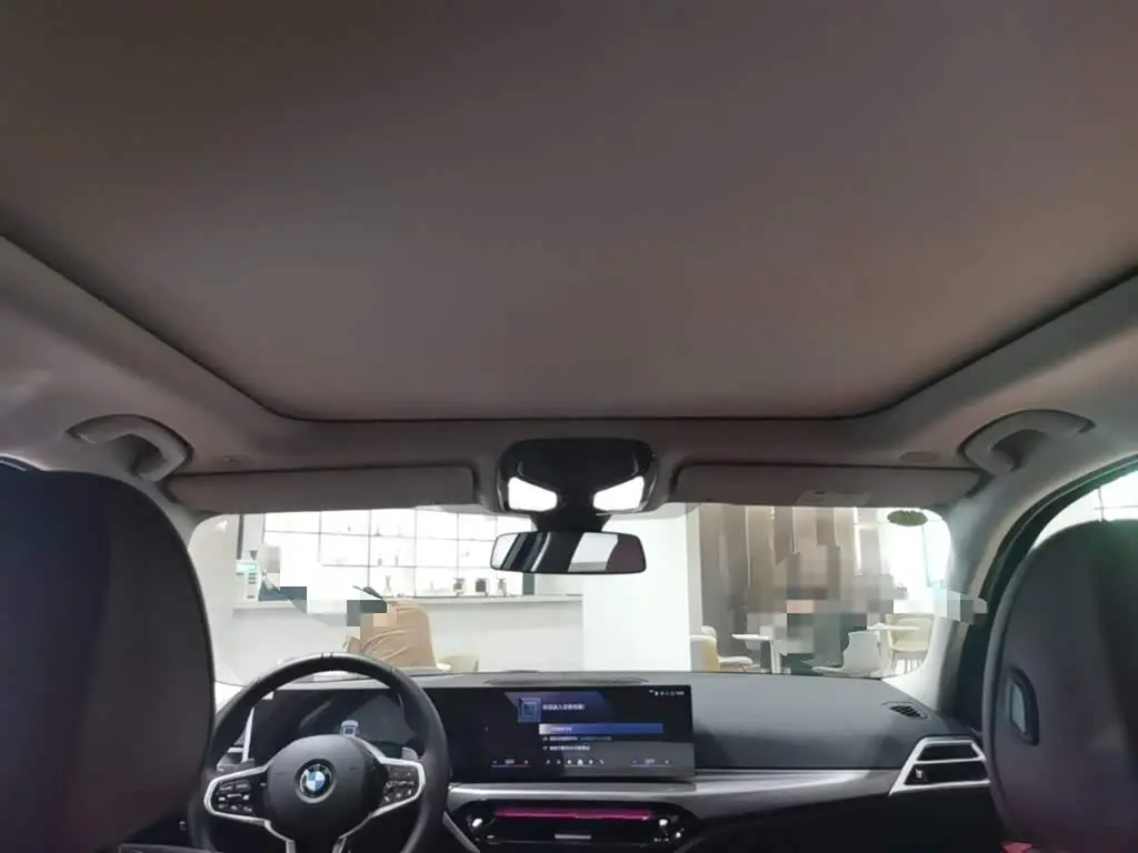 BMW 3 Series 2024 — Photo 18/20