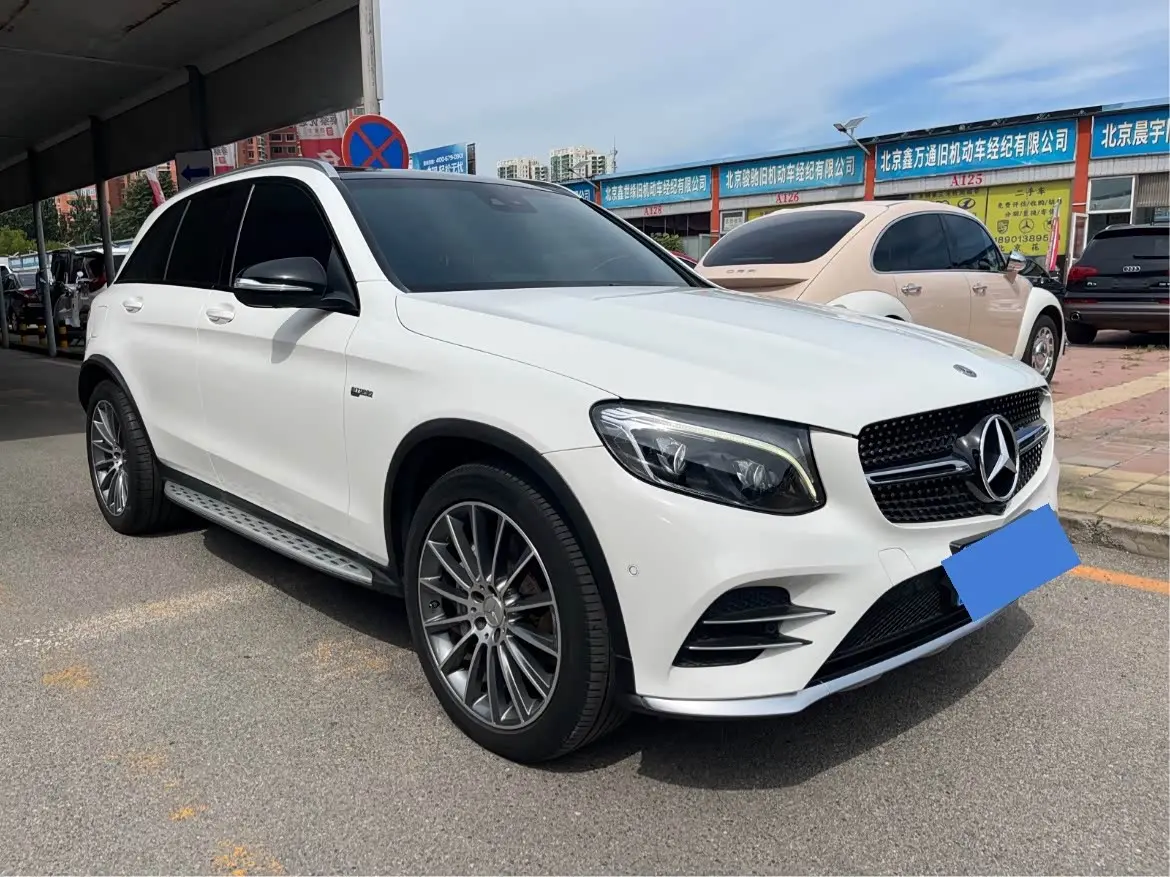 Mercedes-Benz GLC AMG 2017 — Photo 3/20