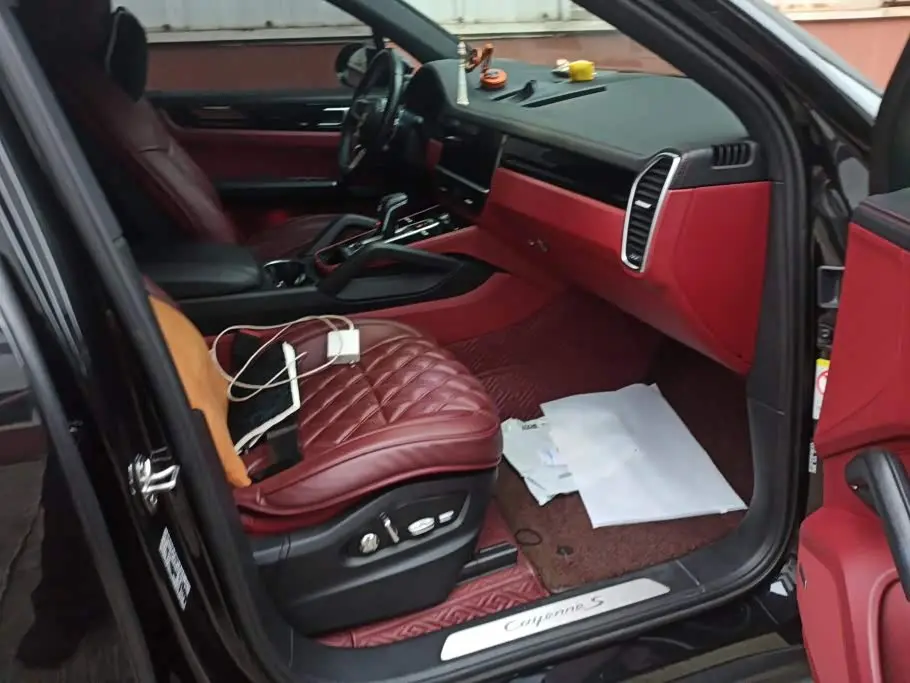 Porsche Cayenne 2019 — Photo 8/16