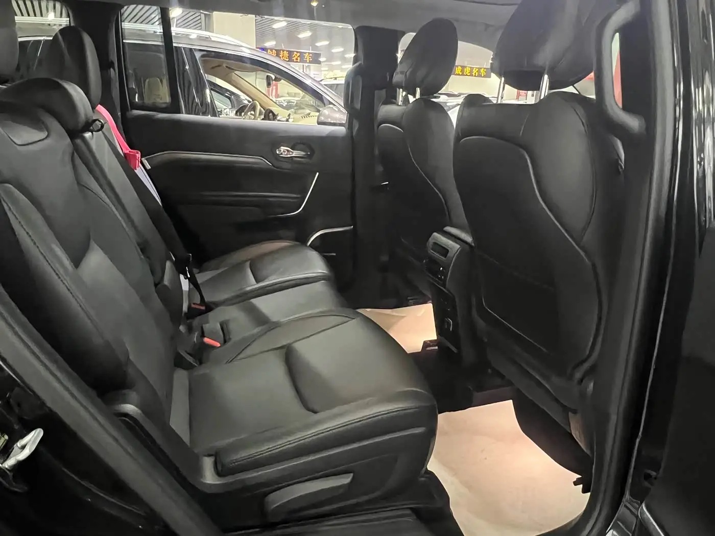 Jeep Grand Commander 2019 — Фото 16/16