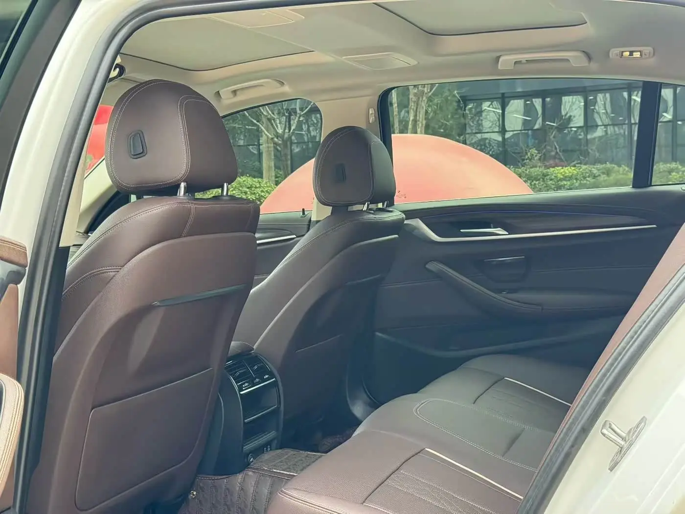 BMW 5 Series 2021 — Photo 8/9