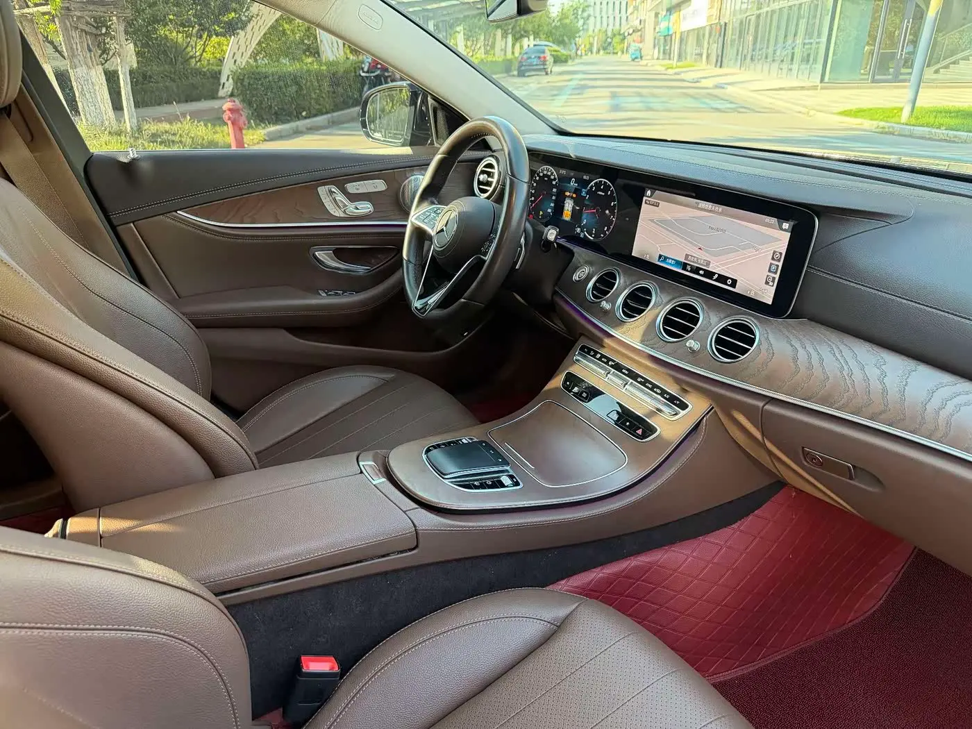 Mercedes-Benz E-Class 2021 — Фото 18/20