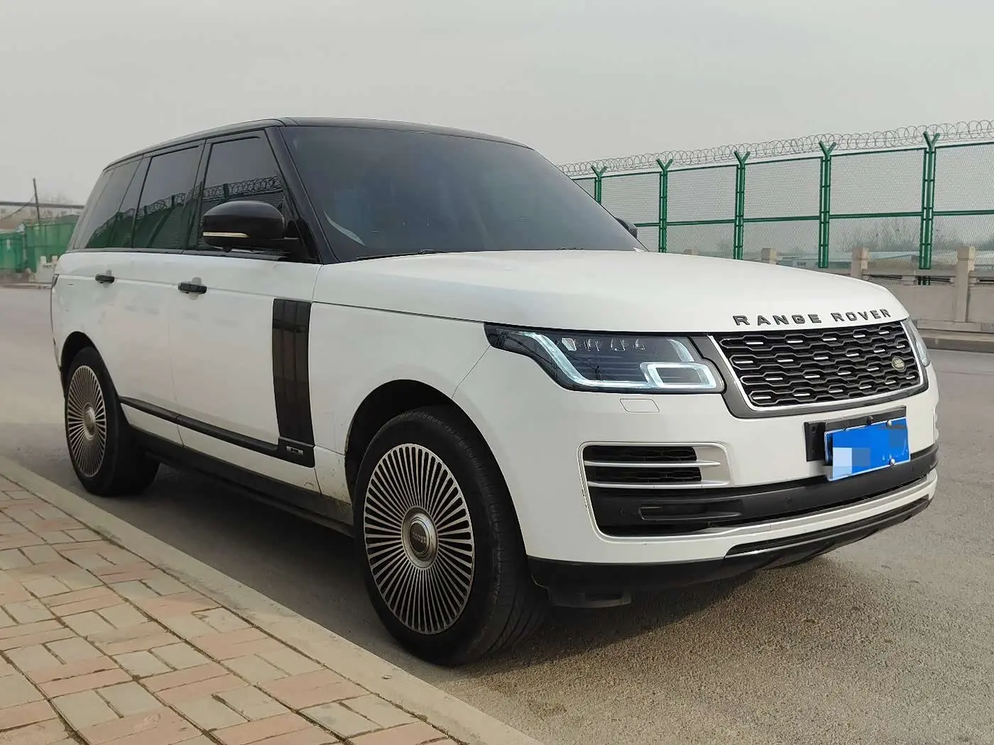 Land Rover Range Rover 2015 — Фото 2/16