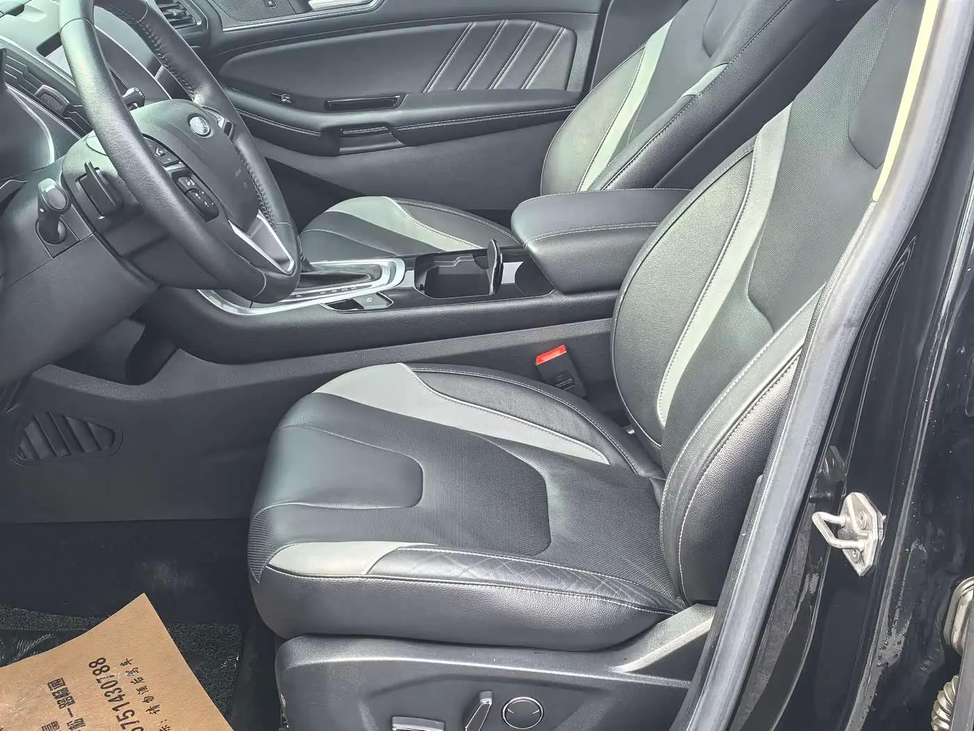 Ford Edge 2018 — ფოტო 13/15