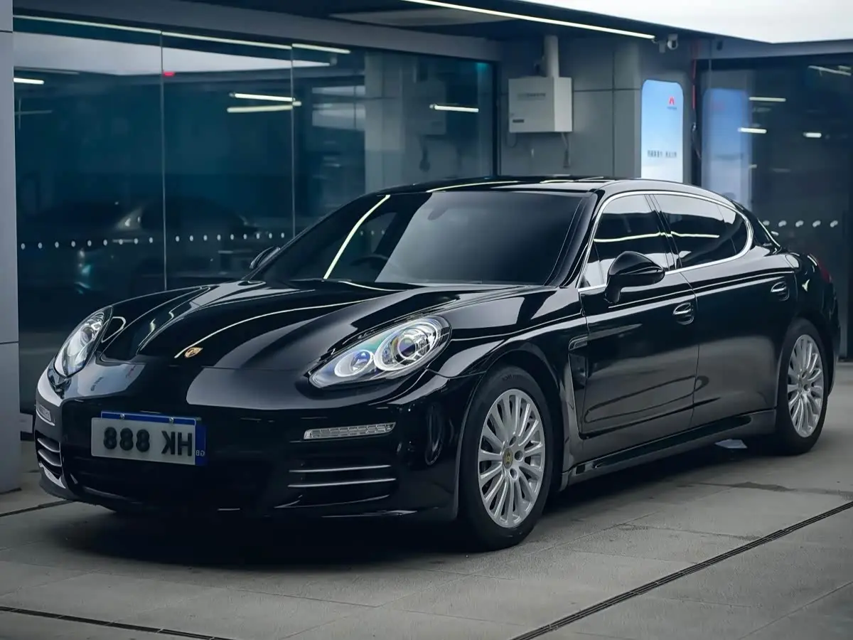 Porsche Panamera 2015 — Photo 1/20