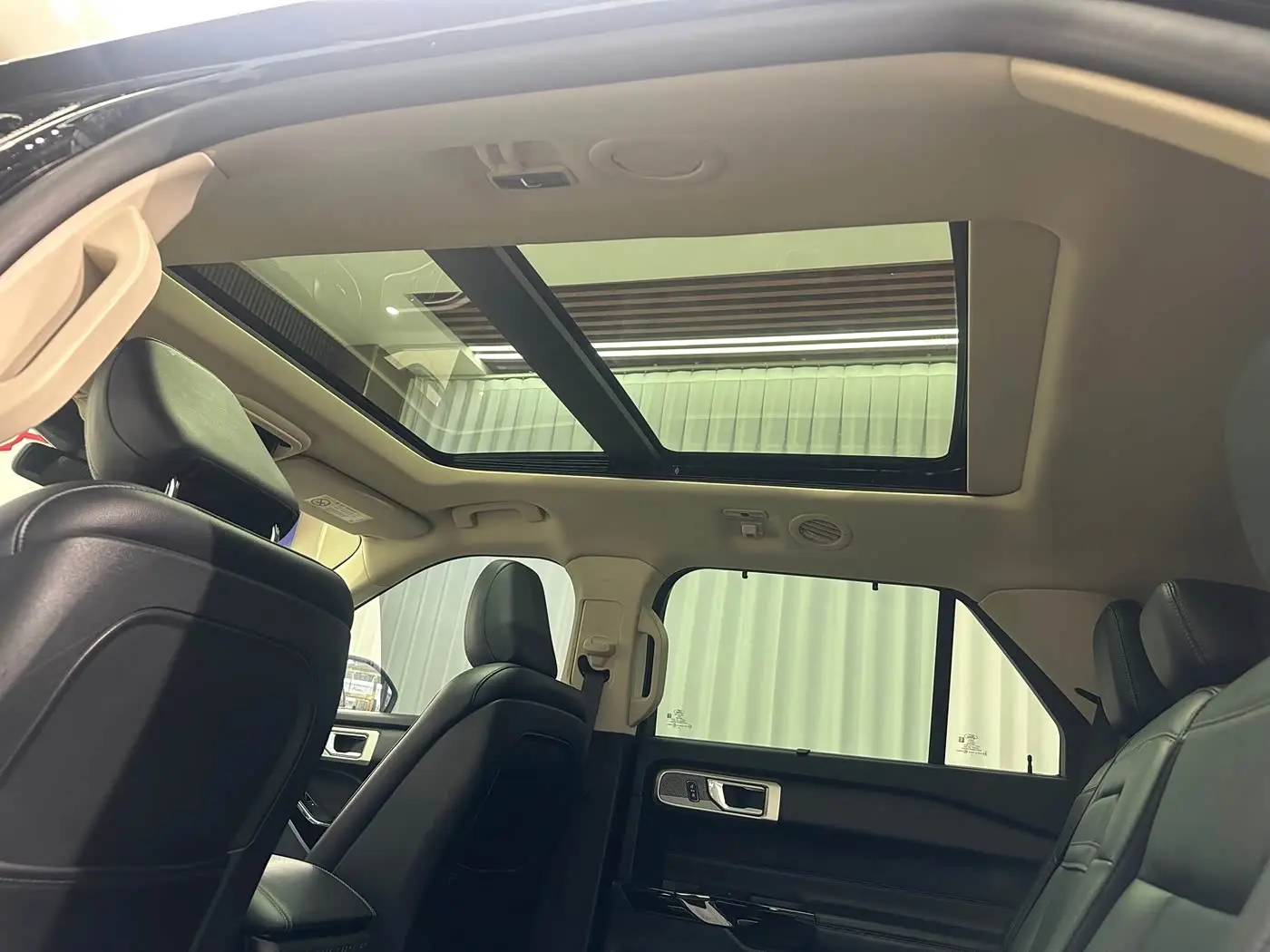 Ford Explorer 2020 — Şəkil 15/20