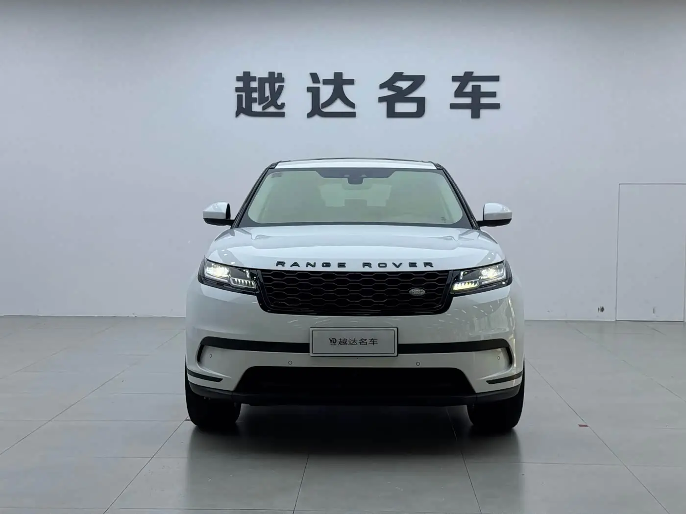 Land Rover Range Rover Velar 2019 — Фото 2/20