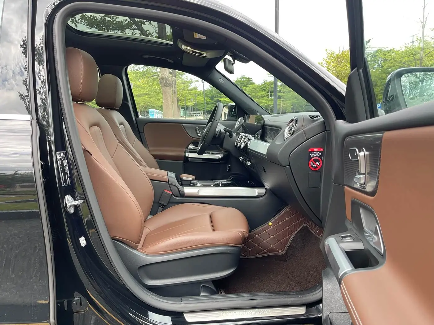 Mercedes-Benz GLB 2023 — Фото 14/20