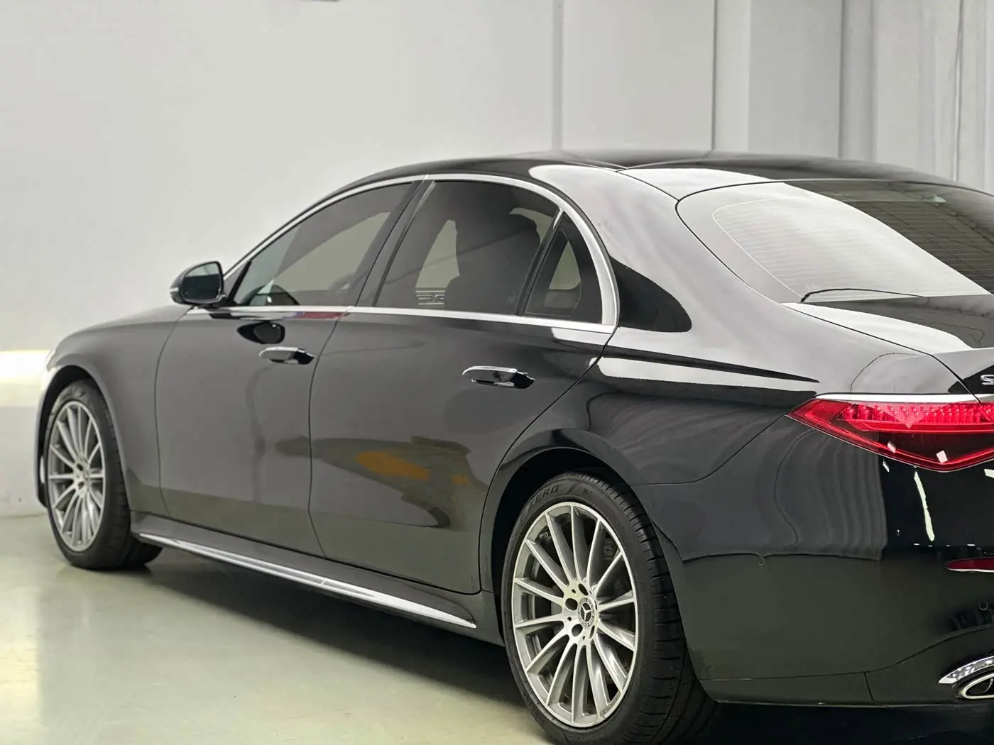 Mercedes-Benz S-Class 2022 — Photo 13/20