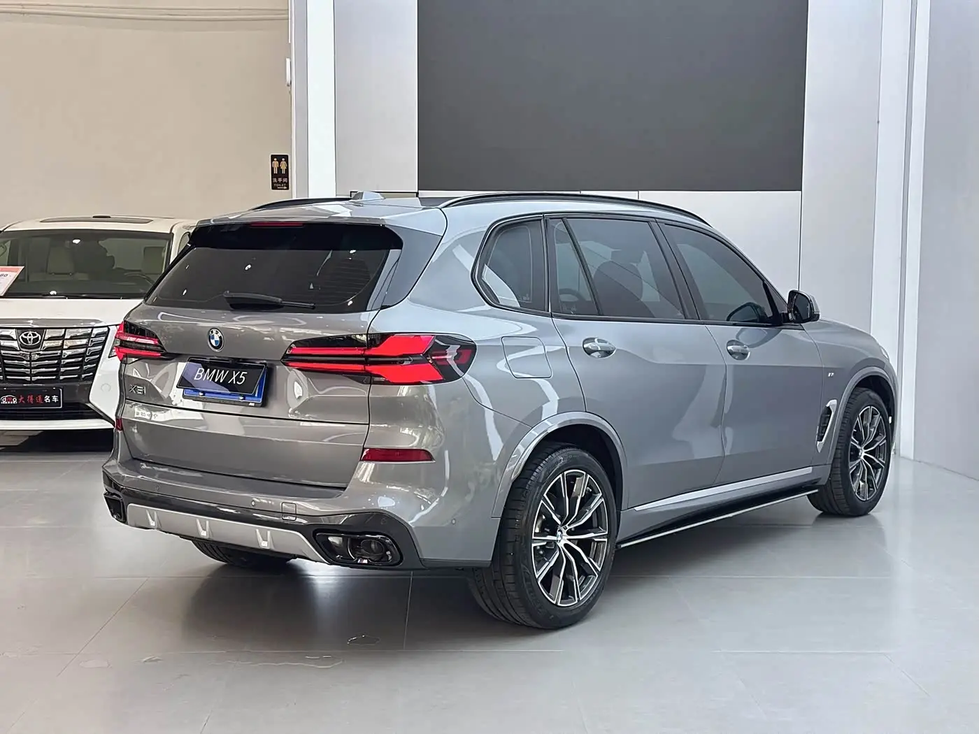 BMW X5 2025 — Фото 17/17