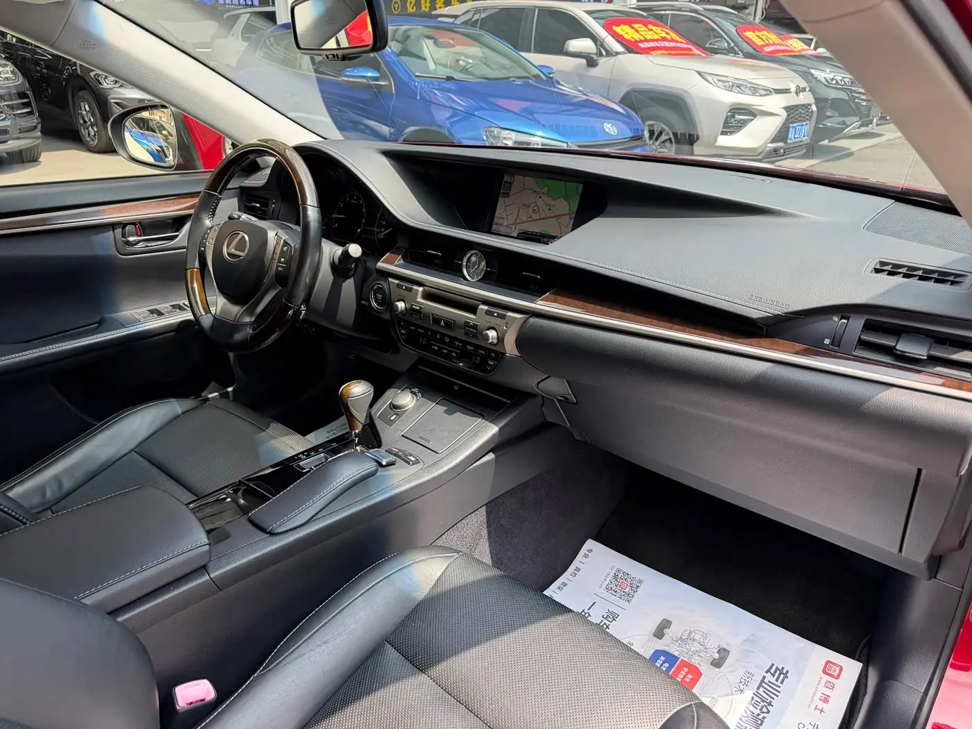Lexus ES 2014 — Photo 15/20
