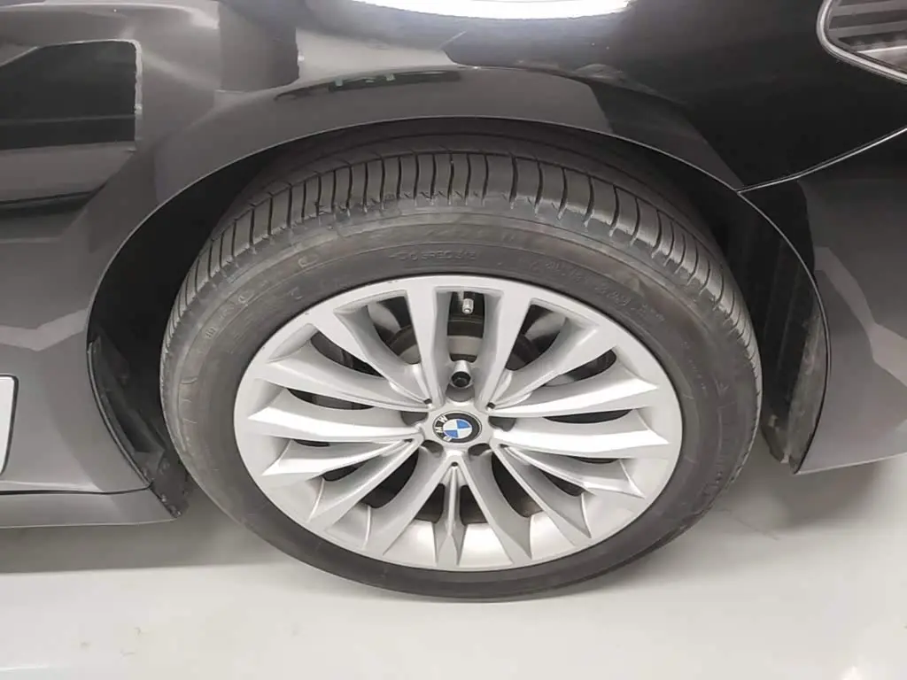 BMW 5 Series 2019 — Фото 14/20