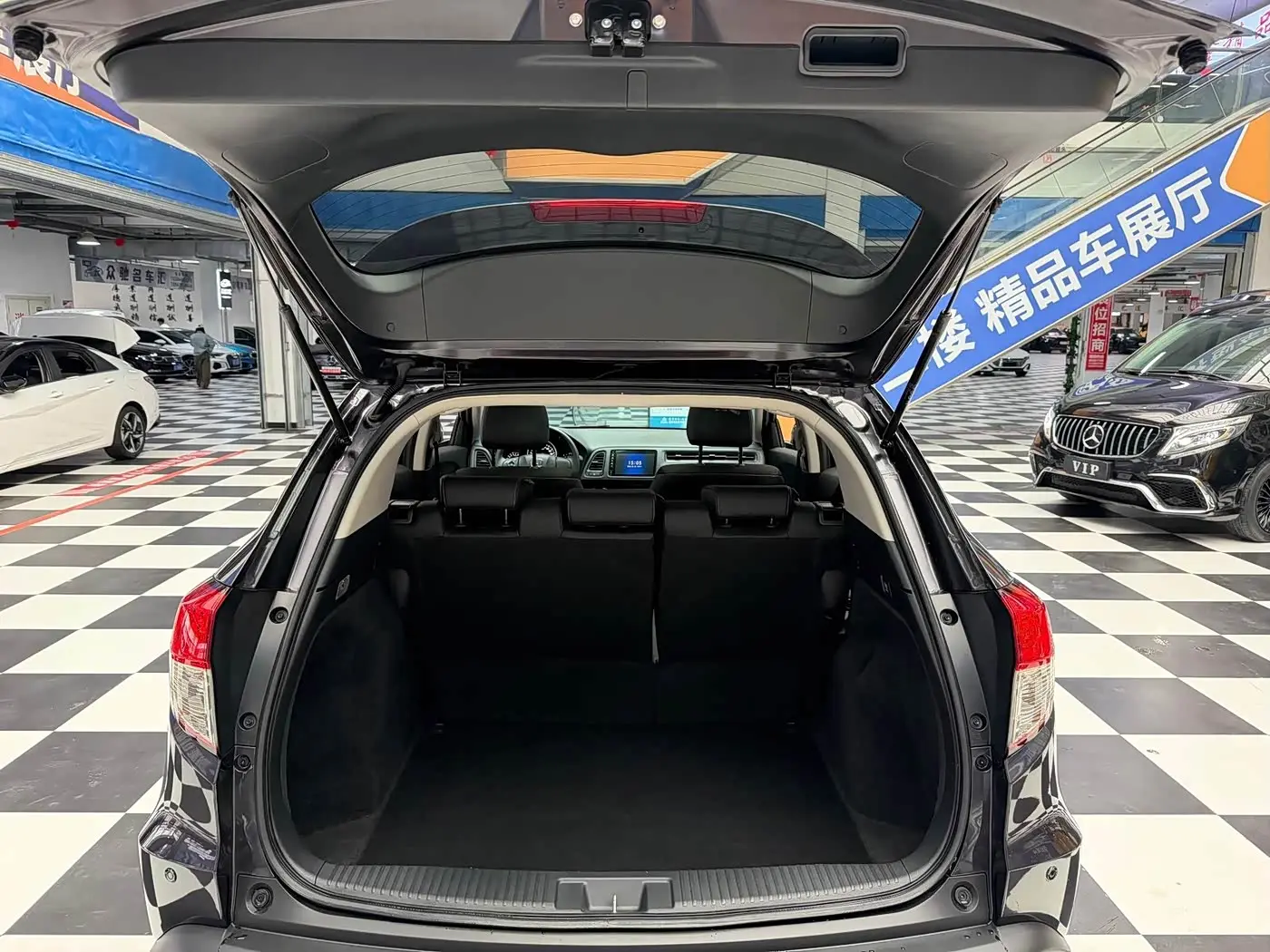 Honda Vezel 2022 — Photo 12/16