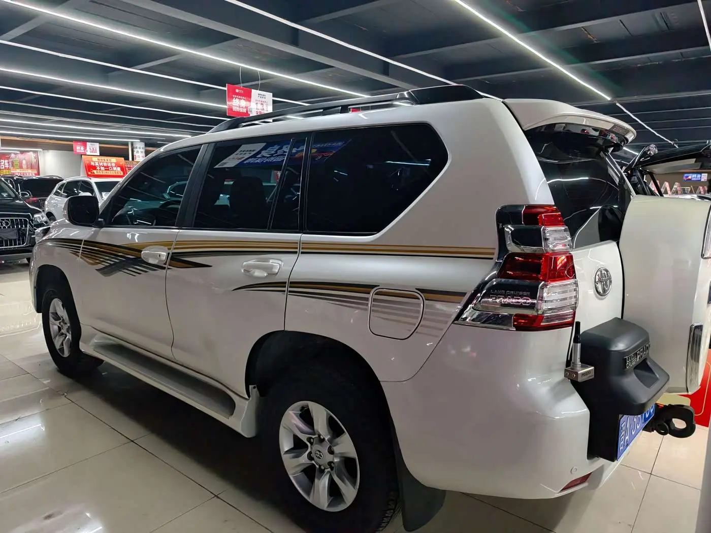 Toyota Prado 2013 — Photo 7/7