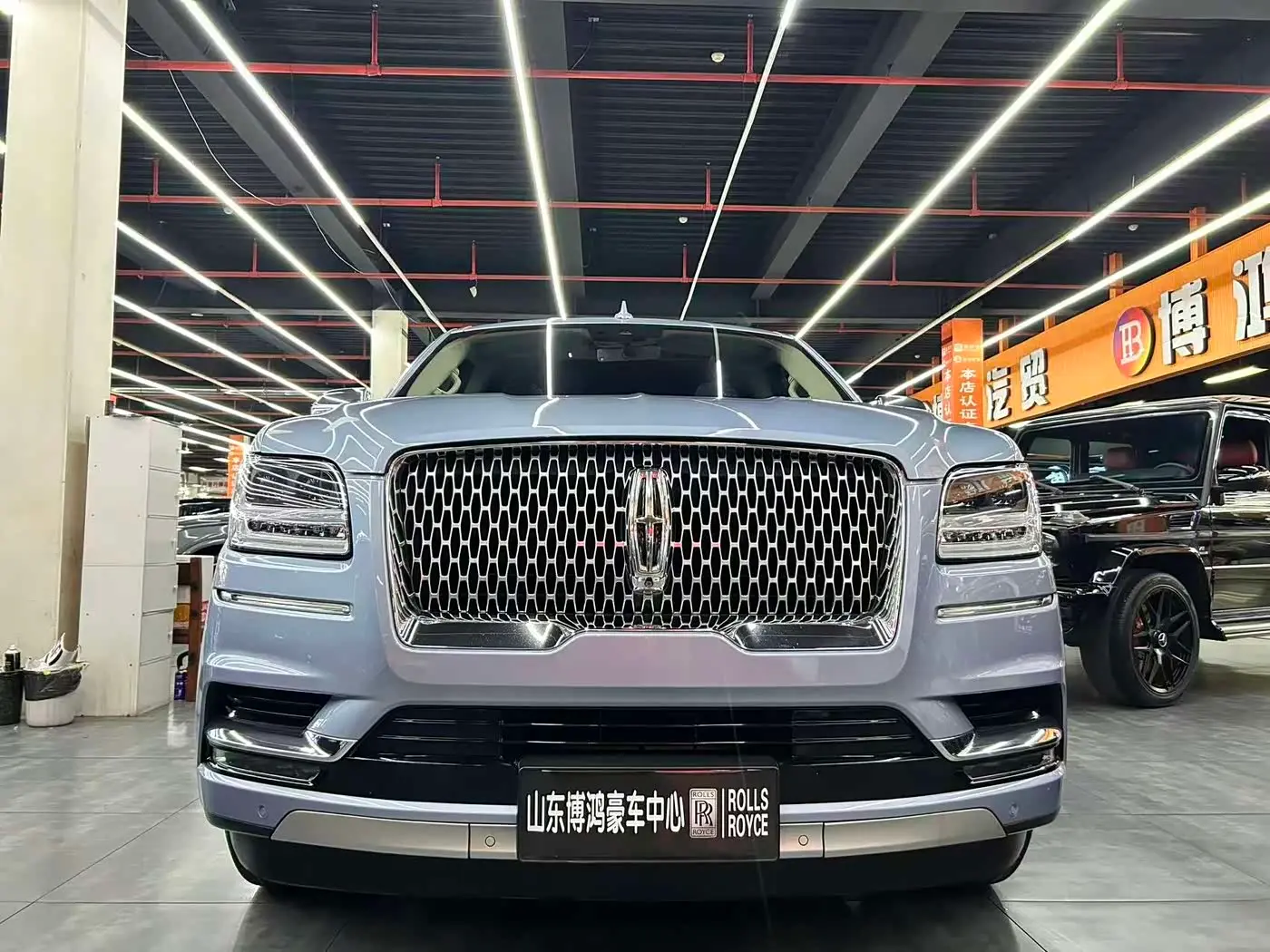 Lincoln Navigator 2018 — Photo 2/19