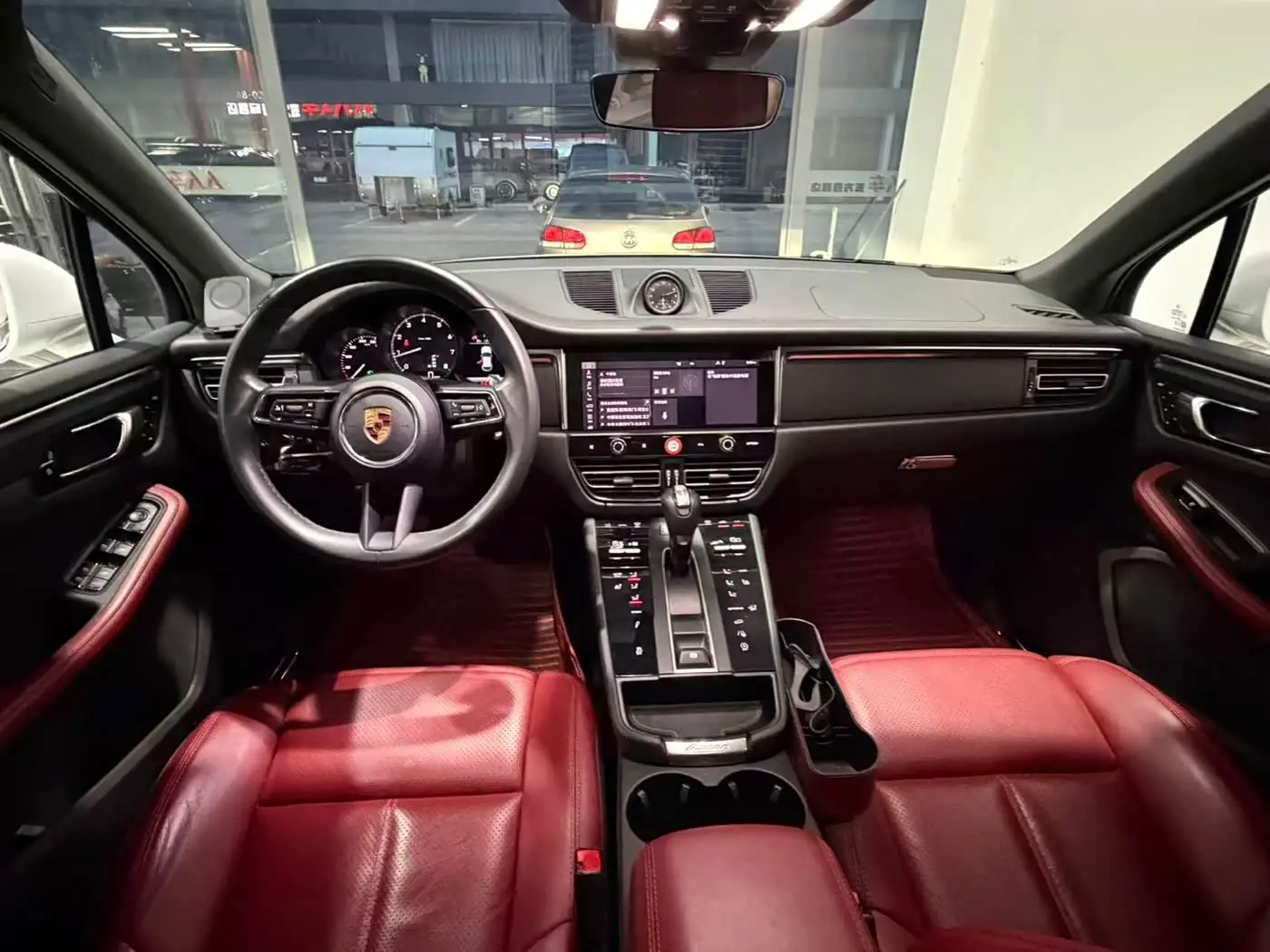 Porsche Macan 2024 — Photo 16/20