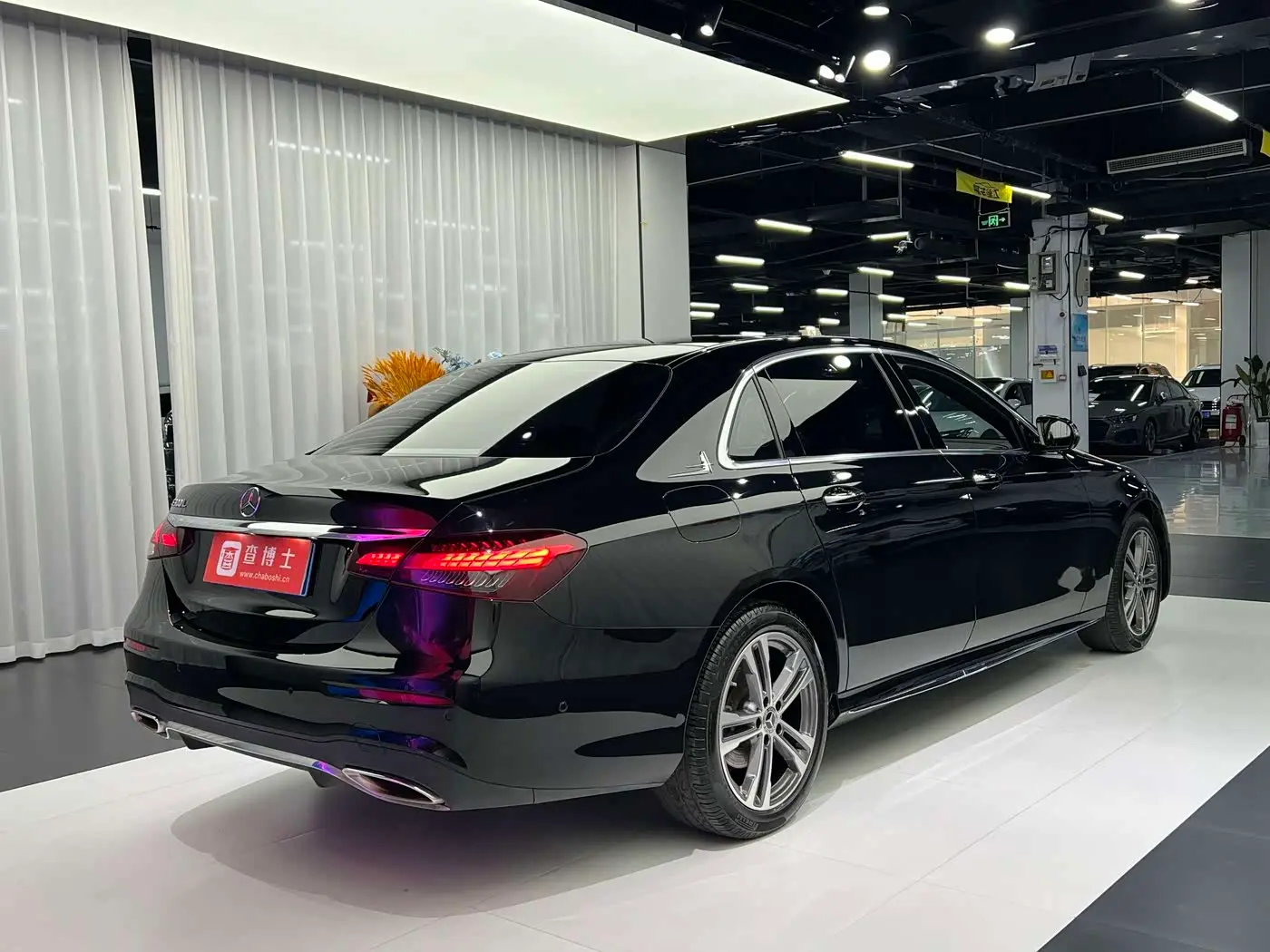 Mercedes-Benz E-Class 2022 — Photo 9/12