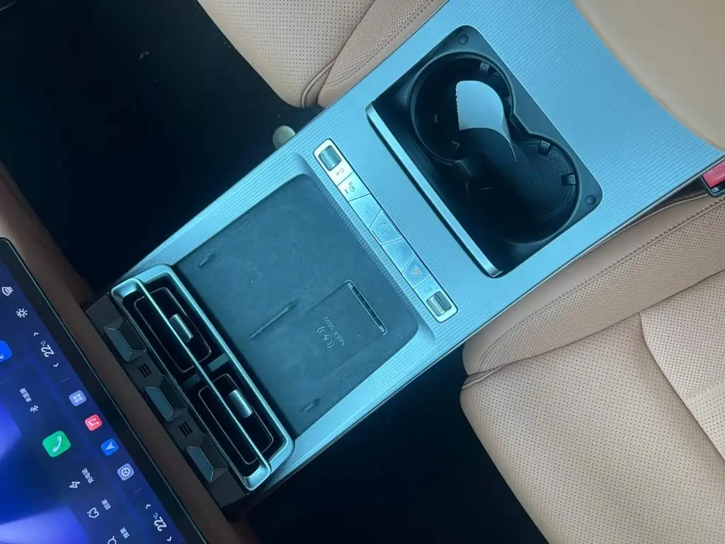 BYD Han L 2025 — Photo 20/20