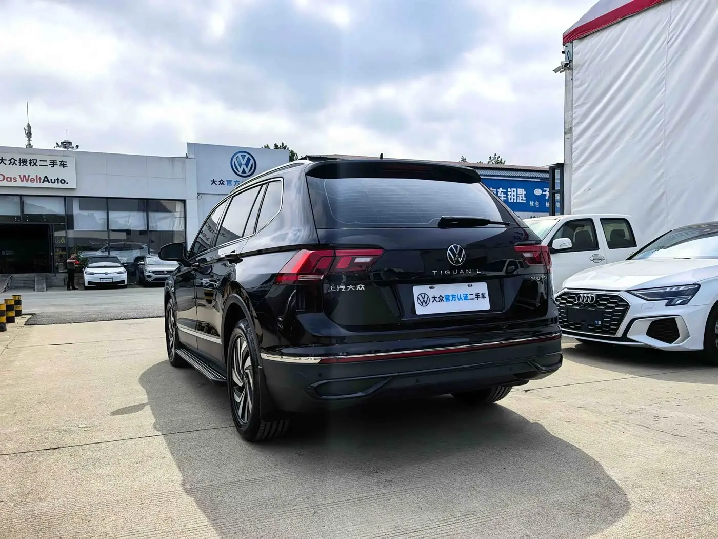 Volkswagen Tiguan L 2025 — Photo 8/9