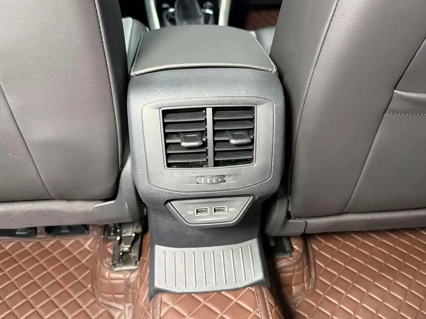 Volkswagen T-ROC 2023 — Photo 20/20