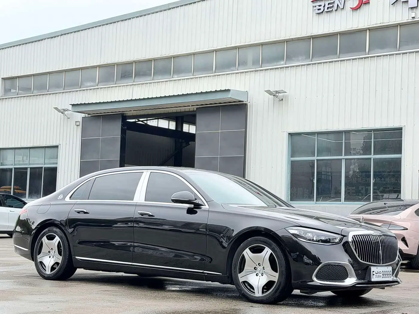 Mercedes-Benz Maybach S-Class 2021 — Photo 3/9