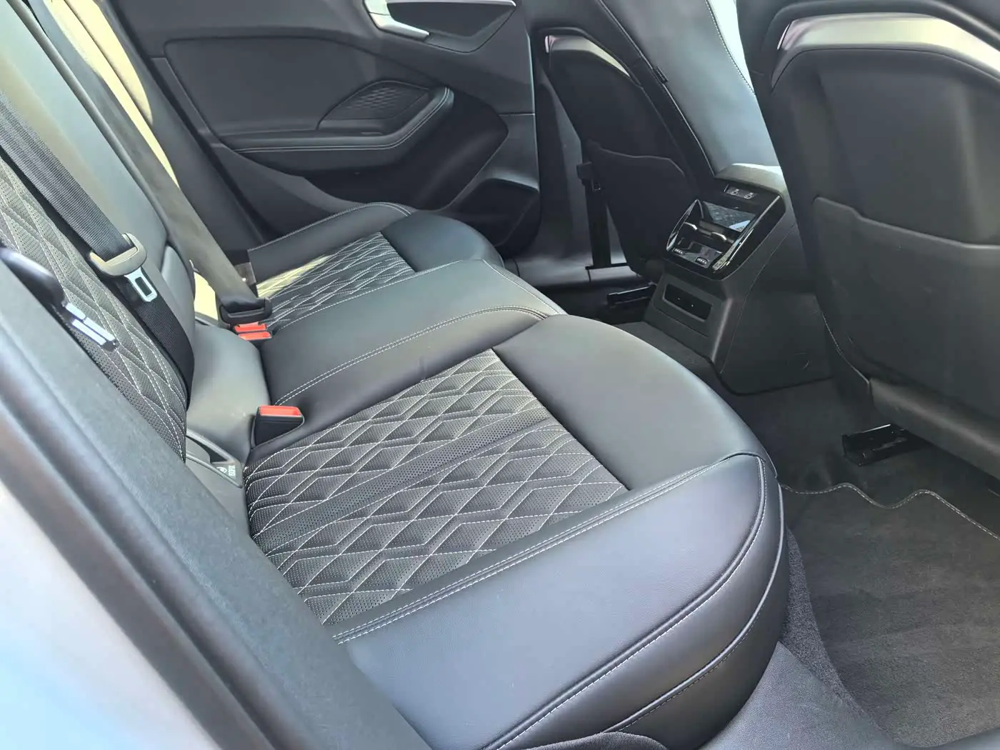 Audi A5L 2025 — Photo 18/18
