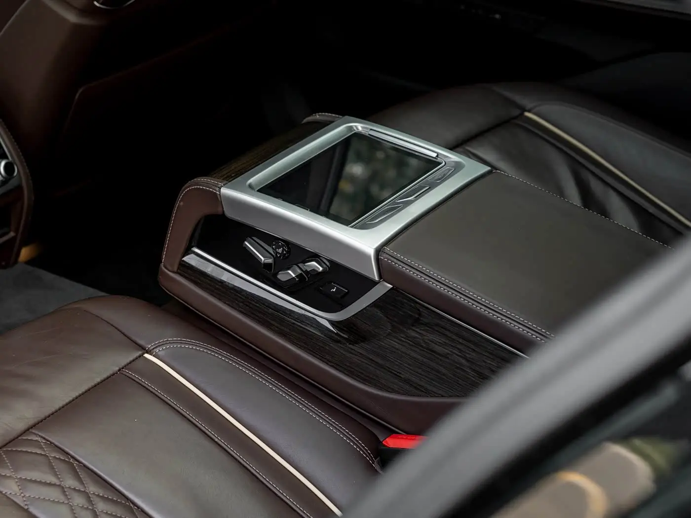 BMW 7 Series 2021 — Photo 12/17