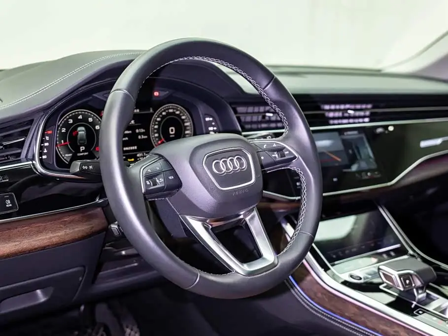 Audi Q7 2024 — Photo 8/20