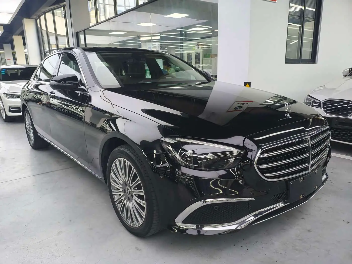 Mercedes-Benz E-Class 2023 — Фото 3/10