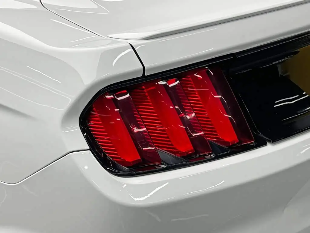 Ford Mustang 2017 — Photo 11/20