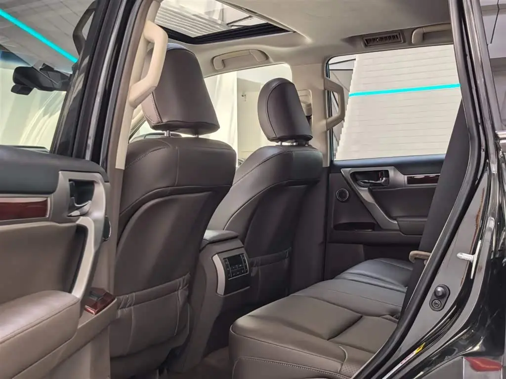 Lexus GX 2012 — Photo 5/9