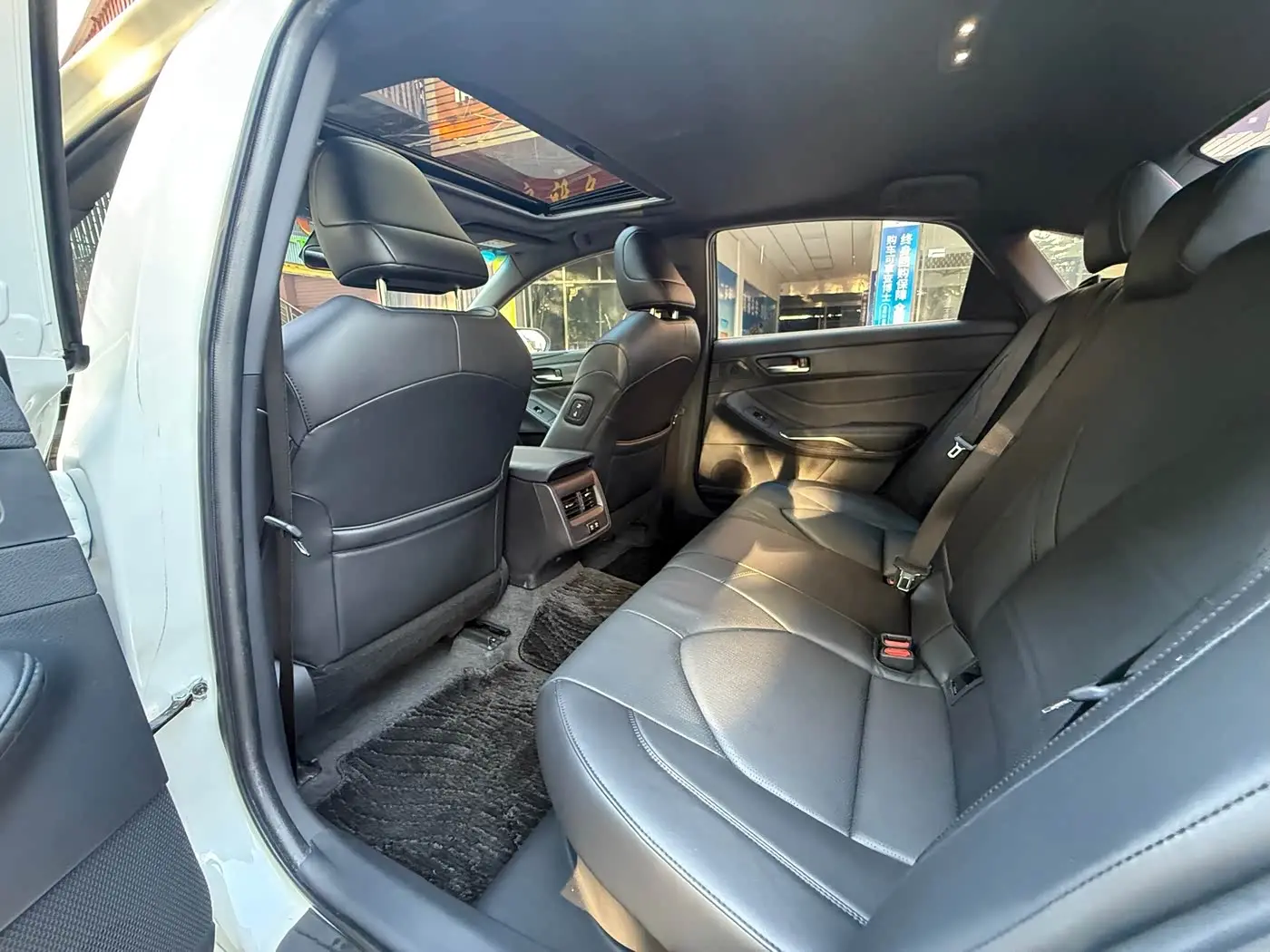 Toyota Avalon 2020 — Photo 8/16