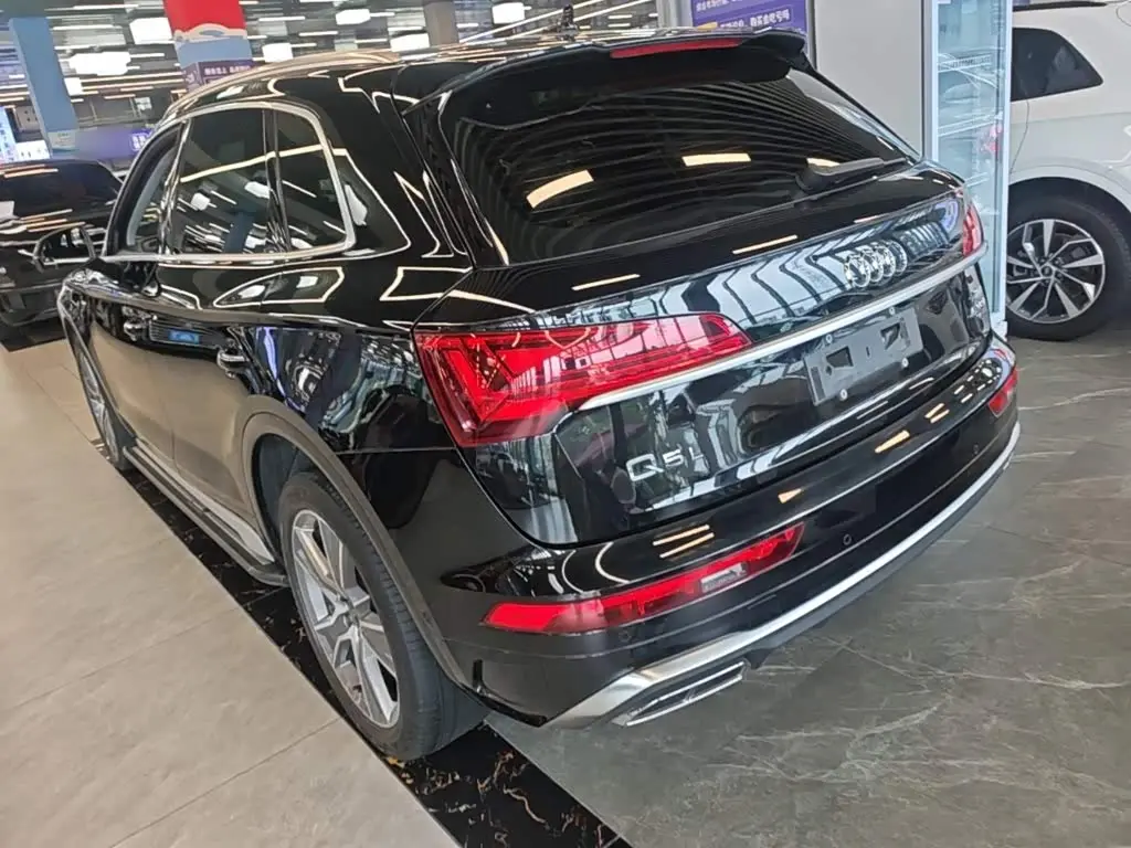 Audi Q5L 2022 — Photo 4/19