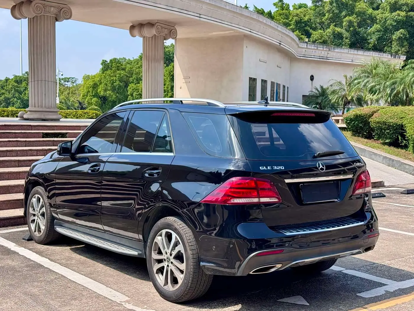 Mercedes-Benz GLE 2017 — Фото 13/15