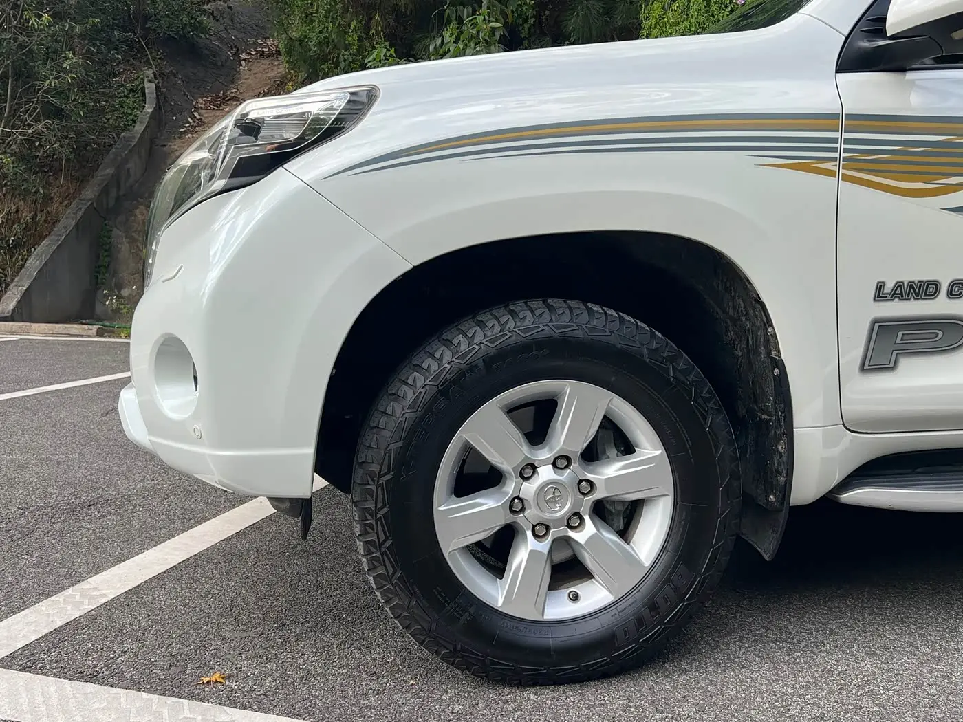 Toyota Prado 2016 — ფოტო 4/19
