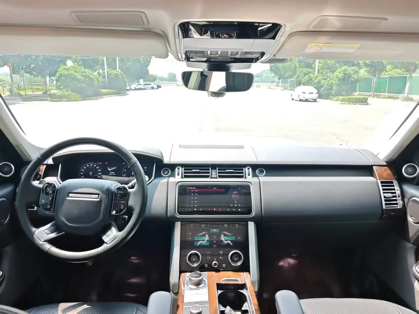 Land Rover Range Rover 2021 — Фото 11/16
