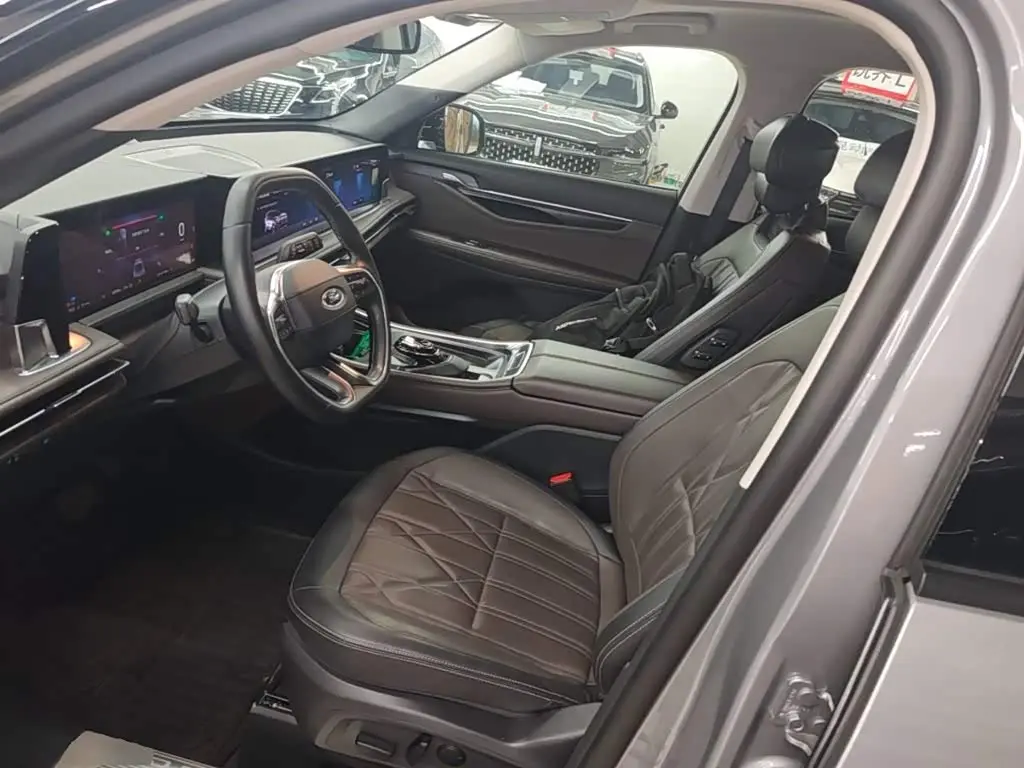 Ford Edge 2025 — ფოტო 15/20