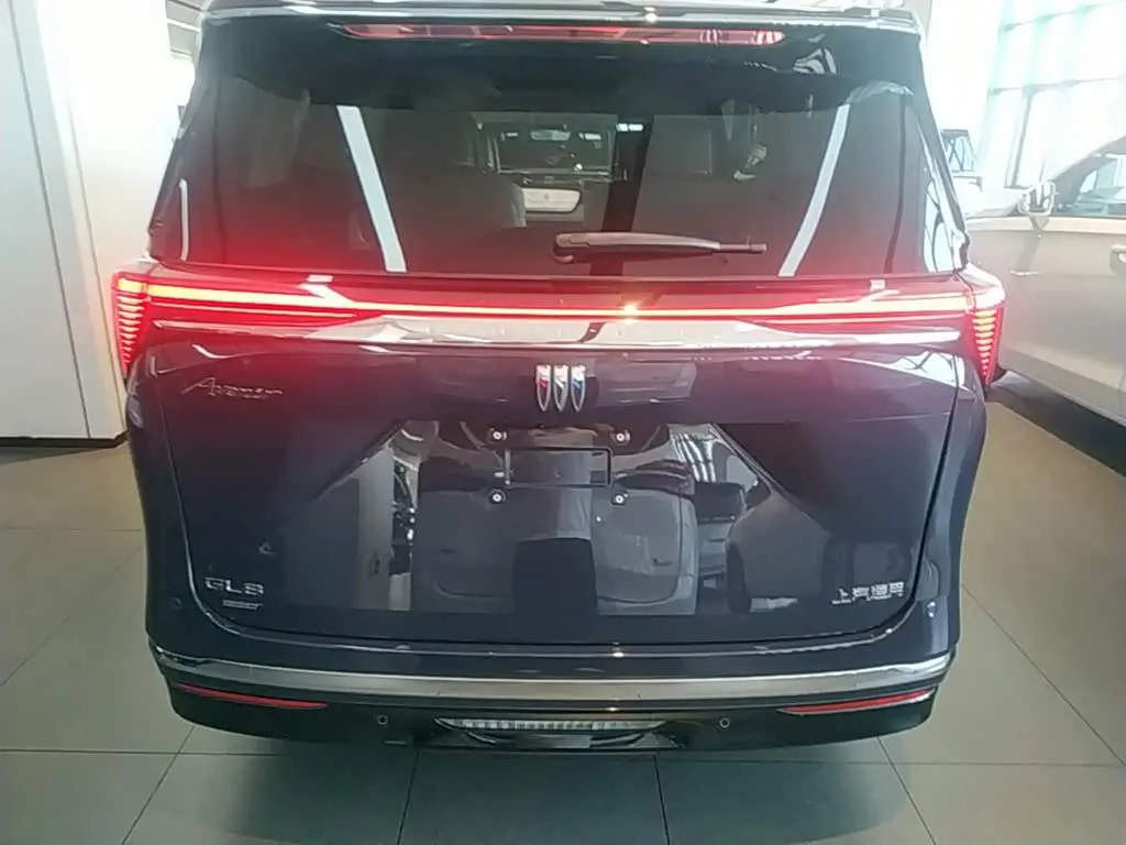 Buick GL8 New Energy 2025 — Photo 6/20
