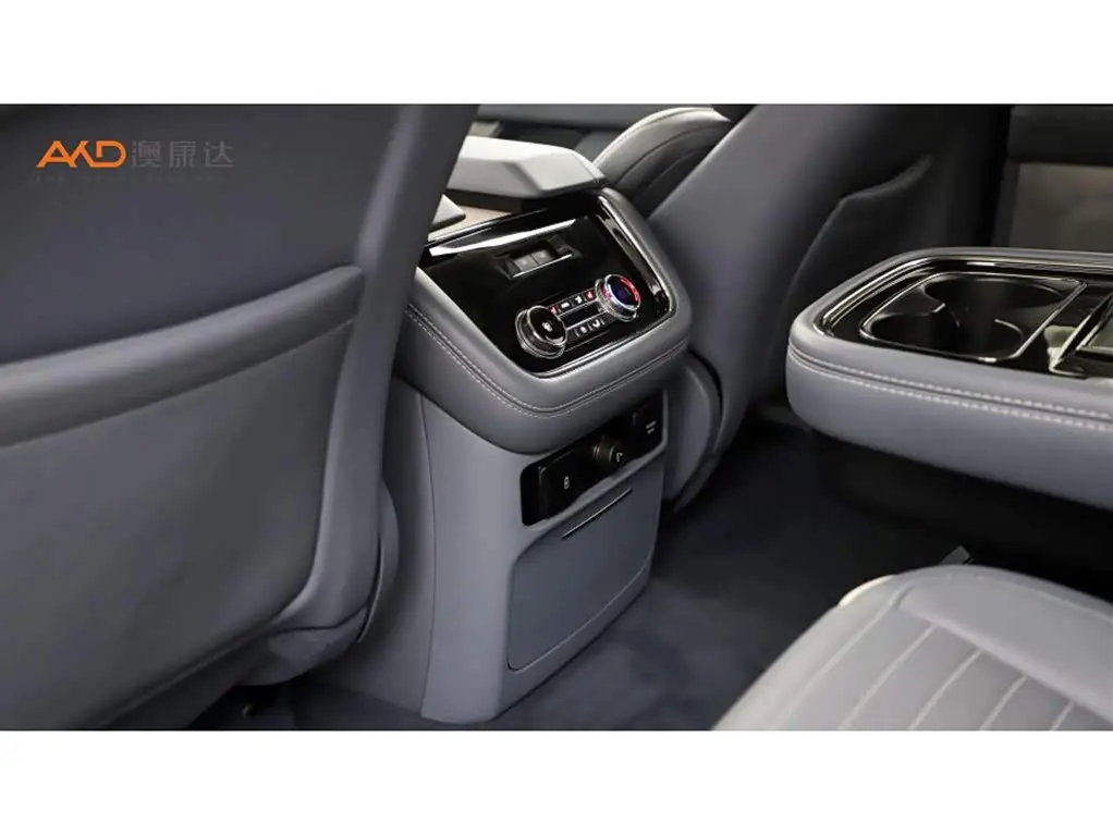 Lincoln Navigator 2020 — Photo 10/11